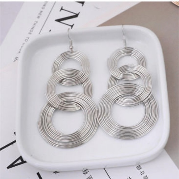 Bundle of 2 pairs Geometric Circle Drop Earrings - Picture 2 of 6
